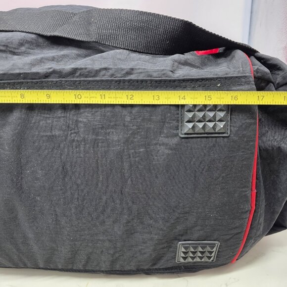 Vintage Marlboro Unlimited Duffle Bag Red Black Nylon Sports Gym Carry On Large - Picture 8 of 14